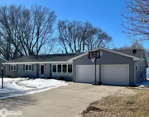 720 6th St NE, Clarion, IA 50525