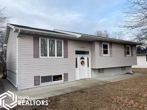 1525 E Grant St, Centerville, IA 52544
