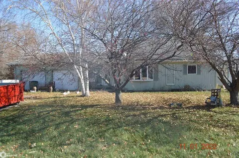 1010 4th St SE, Hampton, IA 50441