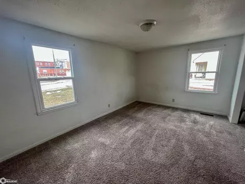 7 3rd Ave NW, Hampton, IA 50441 photo 9