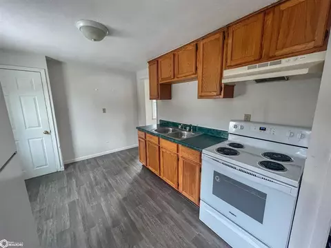 7 3rd Ave NW, Hampton, IA 50441 photo 2