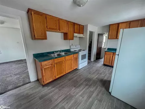 7 3rd Ave NW, Hampton, IA 50441 photo 4