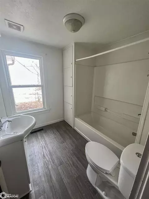 7 3rd Ave NW, Hampton, IA 50441 photo 7