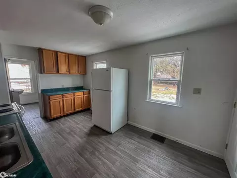 7 3rd Ave NW, Hampton, IA 50441 photo 3