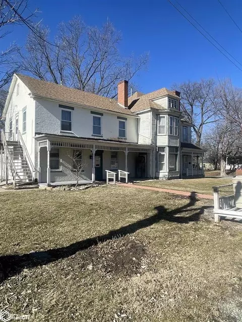 154 Main St, Warsaw, IL 62379
