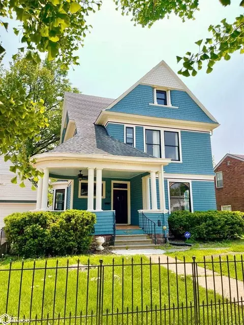 514 W State St, Centerville, IA 52544
