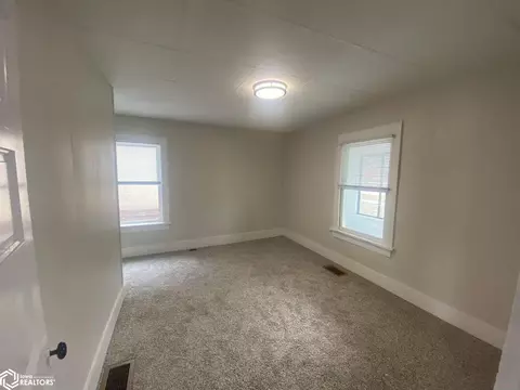 501 E State St, Centerville, IA 52544 photo 5