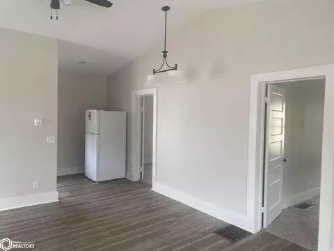 501 E State St, Centerville, IA 52544 photo 3