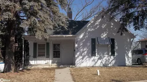 206 E Pine St, Marshalltown, IA 50158