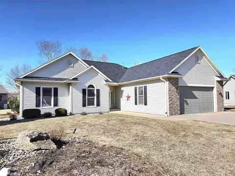 310 Birch Ct, Clear Lake, IA 50428