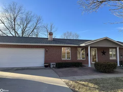 205 S 9th St, Warsaw, IL 62379