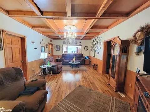 606 W Walnut St, Eldon, IA 52554 photo 6