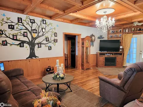 606 W Walnut St, Eldon, IA 52554 photo 8