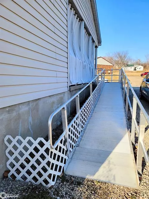 606 W Walnut St, Eldon, IA 52554 photo 35