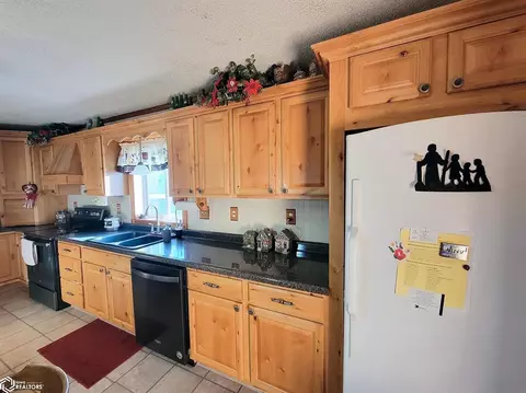 606 W Walnut St, Eldon, IA 52554 photo 11