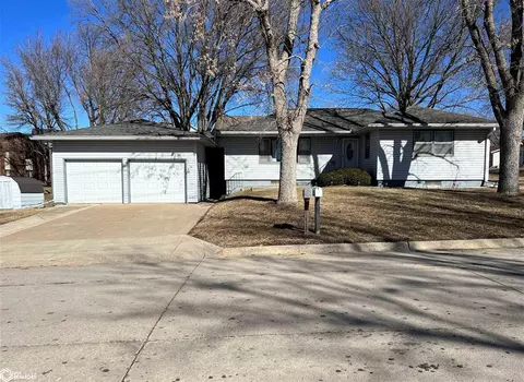 447 E Valley Dr, Carroll, IA 51401 photo 1
