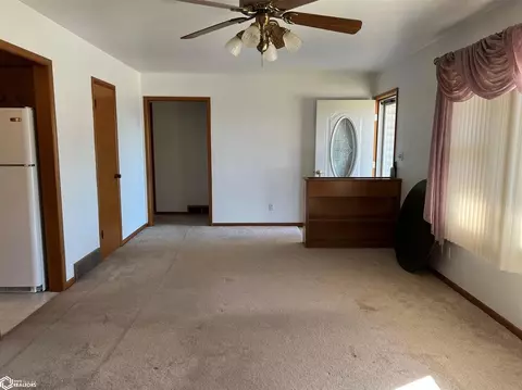 447 E Valley Dr, Carroll, IA 51401 photo 3