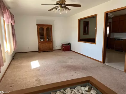 447 E Valley Dr, Carroll, IA 51401 photo 2