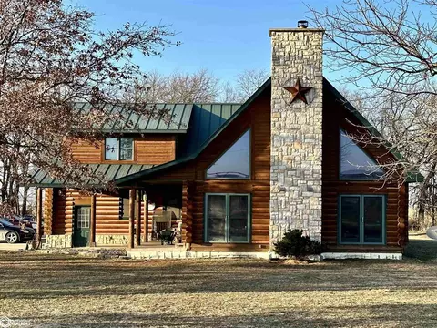 3819 187th St, Wever, IA 52658
