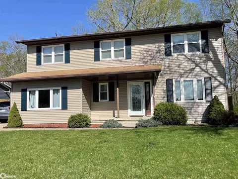 422 Crescent Ln, Fort Madison, IA 52627
