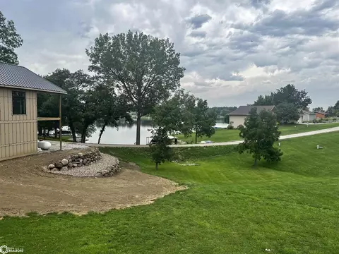 3188 Edge Hill Dr, Ellston, IA 50074