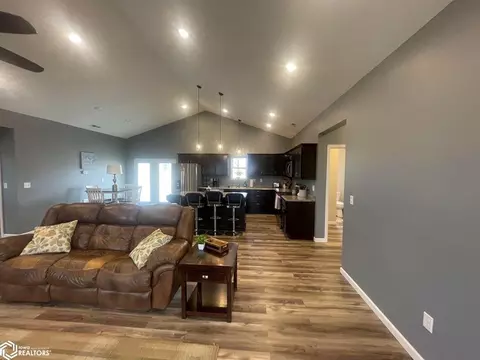 715 1st St, Plano, IA 52581 photo 4