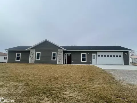 715 1st St, Plano, IA 52581
