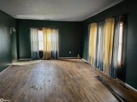 201 E Main St, Industry, IL 61440 photo 3