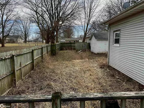 201 E Main St, Industry, IL 61440 photo 8