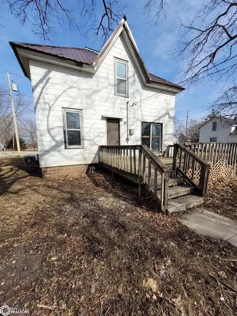 814 Sherman Ave, Ackley, IA 50601
