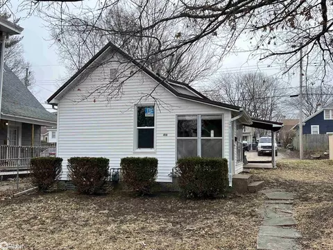 418 S Adams St, Burlington, IA 52601
