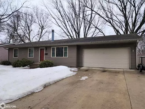 1614 Elm St, Algona, IA 50511