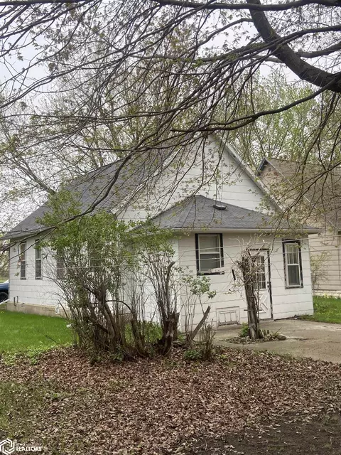 103 1st Ave, Lakota, IA 50451
