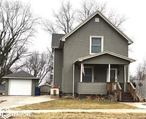 326 2nd St, Manning, IA 51455
