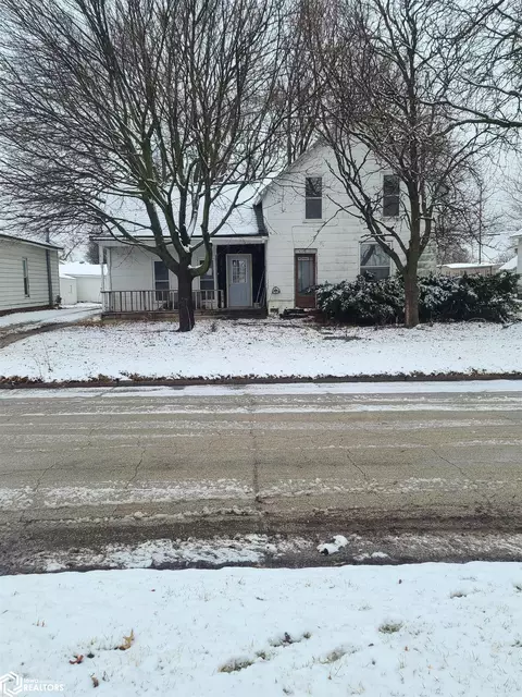 304 S Vine St S, Creston, IA 50801