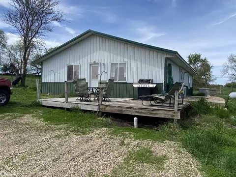23310 Cardinal Ave, Clear Lake, IA 50428