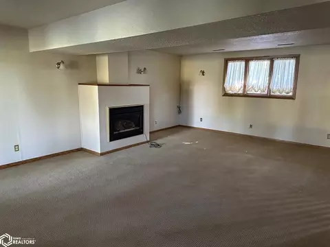 Living - 31 Schutter Cir, Algona, IA 50511 photo 1 of 2