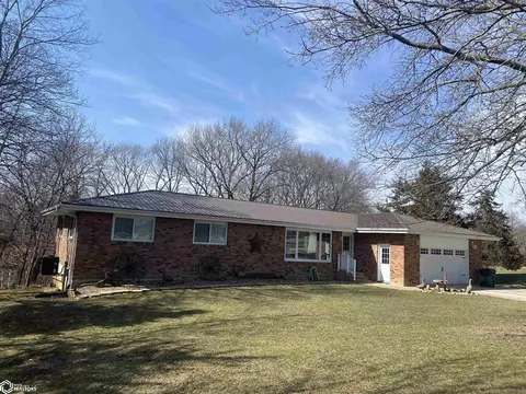 8486 170th St, Burlington, IA 52601