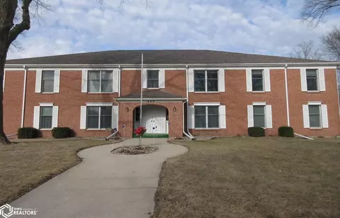 408 S Hall St #8, Algona, IA 50511