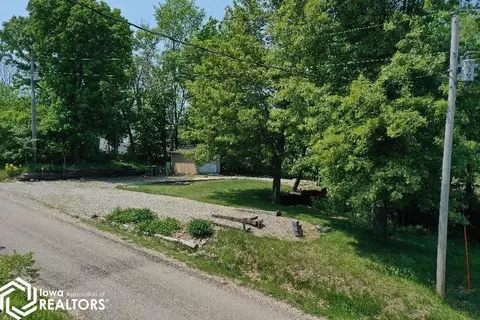 1162-1163 Grant Ave, Brooklyn, IA 52211