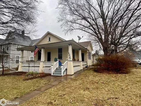 1220 N 7th St, Burlington, IA 52601
