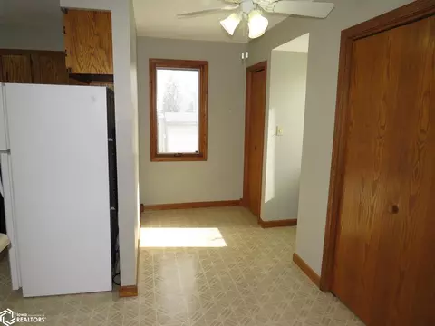 307 E 5th St, Carroll, IA 51401 photo 7