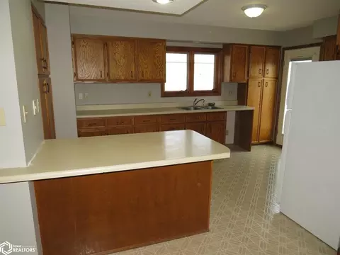 307 E 5th St, Carroll, IA 51401 photo 8
