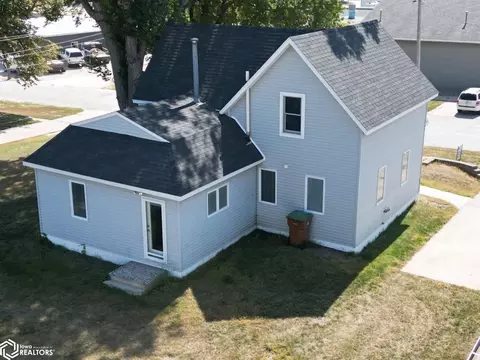 307 E 5th St, Carroll, IA 51401 photo 2