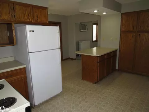 307 E 5th St, Carroll, IA 51401 photo 10