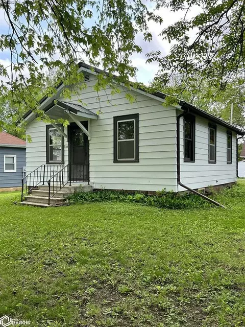 165 S Lynn St, Thompson, IA 50478