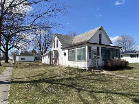 302 University St, Donnellson, IA 52625