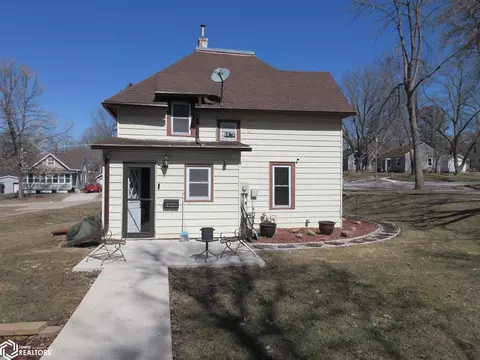 604 S Moore St, Algona, IA 50511