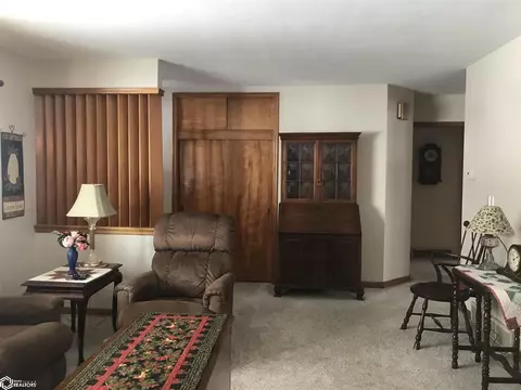 809 SW 5th St, Hampton, IA 50441 photo 8
