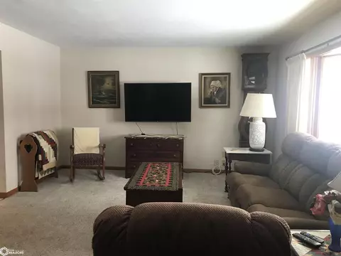 809 SW 5th St, Hampton, IA 50441 photo 7
